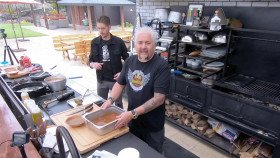 Diners Drive-Ins and Dives S39E13 Takeout Shipped Sweet and Savory 720p WEBRip X264-KOMPOST EZTV