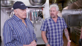 Diners Drive-Ins and Dives S41E03 Meat and Heat 720p WEBRip x264-KOMPOST EZTV