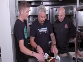 Diners Drive-Ins and Dives S42E03 Asian and American 480p x264-mSD EZTV