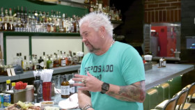 Diners Drive-Ins and Dives S42E11 Food Network Super Chefs 720p HEVC x265-MeGusta EZTV