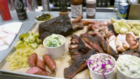 Diners Drive-Ins and Dives S42E11 Food Network Super Chefs 720p WEBRip X264-KOMPOST EZTV