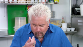 Diners Drive-Ins and Dives S43E02 Surf and Savory 720p HEVC x265-MeGusta EZTV