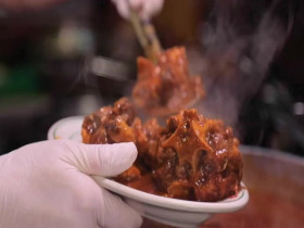 Diners Drive-Ins and Dives S44E03 Triple D Nation Soups Stews and Seafood 480p x264-mSD EZTV