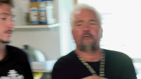 Diners Drive-Ins and Dives S44E06 Not Your Everyday All Day XviD-AFG EZTV
