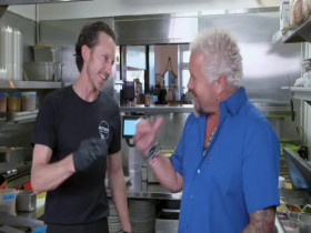 Diners Drive-Ins and Dives S45E01 480p x264-mSD EZTV