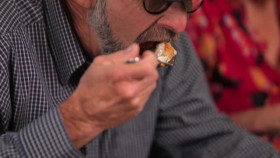 Diners Drive-Ins and Dives S48E04 XviD-AFG EZTV