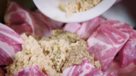 Diners Drive-Ins and Dives S49E01 XviD-AFG EZTV