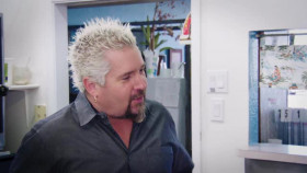 Diners Drive-Ins and Dives S49E02 XviD-AFG EZTV