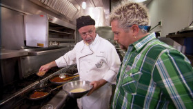Diners Drive-Ins and Dives S49E03 1080p HEVC x265-MeGusta EZTV