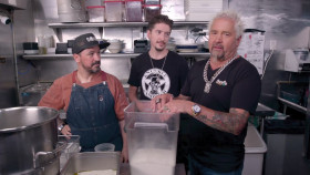 Diners Drive-Ins and Dives S49E06 720p HEVC x265-MeGusta EZTV