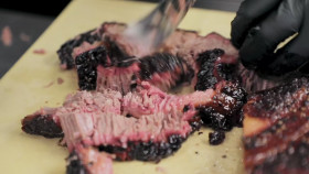 Diners Drive-Ins and Dives S49E09 720p HEVC x265-MeGusta EZTV