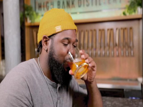 Diners Drive-Ins and Dives S50E02 480p x264-mSD EZTV