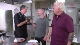 Diners Drive-Ins and Dives S50E10 720p HEVC x265-MeGusta EZTV