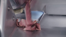 Diners Drive-Ins and Dives S51E03 1080p HEVC x265-MeGusta EZTV