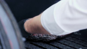 Diners Drive-Ins and Dives S51E03 XviD-AFG EZTV