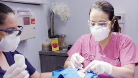Dr Pimple Popper S05E04 Dont Sweat It 1080p WEB h264-CAFFEiNE EZTV