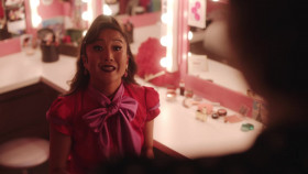 Emily in Paris S04E08 Back on the Crazy Horse 720p NF WEB-DL DDP5 1 H 264-FLUX EZTV