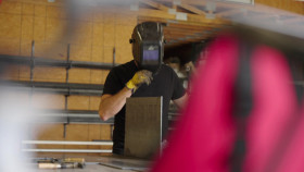 Fixer to Fabulous S06E02 1080p WEB h264-FREQUENCY EZTV