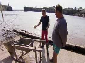 Flog It S15E59 480p x264-mSD EZTV