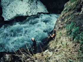 Gold Rush White Water S06E02 480p x264-mSD EZTV