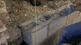 Good Bones S07E03 Budget-Busting Basic Bombshell 720p HEVC x265-MeGusta EZTV