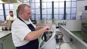 Great British Menu S17E11 Wales Mains and Dessert 1080p HEVC x265-MeGusta EZTV