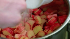 Great British Menu S17E14 Yorkshire And The Humber Mains And Desert 1080p HDTV H264-DARKFLiX EZTV