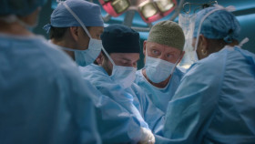 Greys Anatomy S21E06 Night Moves 720p AMZN WEB-DL DDP5 1 H 264-NTb EZTV