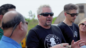 Guy Hawaiian Style S01E01 Aloha Hawaii 720p WEB h264-B2B EZTV