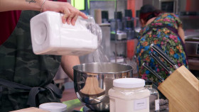 Halloween Baking Championship S10E03 720p HEVC x265-MeGusta EZTV