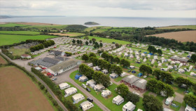 Happy Campers The Caravan Park S05E05 1080p MY5 WEB-DL AAC2 0 H 264-NTb EZTV