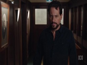 Harrow S03E06 480p x264-mSD EZTV