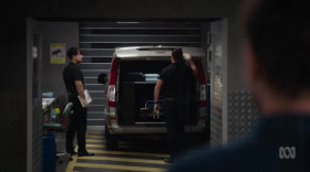 Harrow S03E09 WEB x264-PHOENiX EZTV