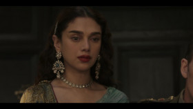 Heeramandi The Diamond Bazaar S01E06 Tajdar  Alamzeb Nation vs Love 1080p NF WEB-DL DD 5 1 Atmos H 264-playWEB EZTV