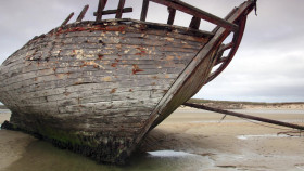 Historically Haunted Cape Cod S01E02 1080p WEB H264-CBFM EZTV