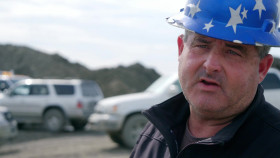 Hoffman Family Gold S03E04 Gold Floats 1080p AMZN WEB-DL DDP2 0 H 264-NTb EZTV