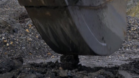 Hoffman Family Gold S03E11 720p HEVC x265-MeGusta EZTV