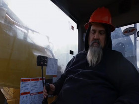 Hoffman Family Gold S03E12 480p x264-mSD EZTV