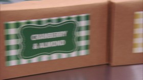 Holiday Baking Championship S07E03 Take Holiday Pies By Surprise 1080p WEB h264-B2B EZTV