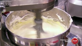 Holiday Baking Championship S07E05 Its Whats on the Inside That Counts 720p HEVC x265-MeGusta EZTV