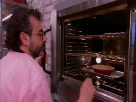 Holiday Baking Championship S11E02 480p x264-mSD EZTV