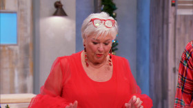 Holiday Baking Championship S11E07 1080p WEB h264-FREQUENCY EZTV
