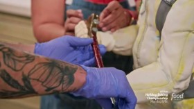 Holiday Wars S02E02 Santa to the Rescue HDTV x264-CRiMSON EZTV