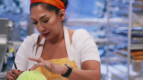 Holiday Wars S03E07 Merry Grinchmas 720p HEVC x265-MeGusta EZTV