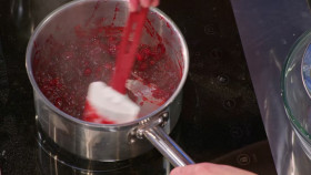 Holiday Wars S06E05 720p HEVC x265-MeGusta EZTV