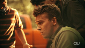 Hostage Rescue S01E04 1080p WEB h264-EDITH EZTV