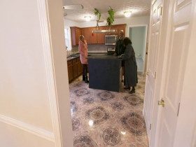 House Hunters S252E10 First Home for Atlanta Dad and Grad 480p x264-mSD EZTV