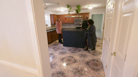 House Hunters S252E10 First Home for Atlanta Dad and Grad 720p HEVC x265-MeGusta EZTV