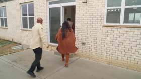 House Hunters S253E03 Glam House vs Low-Key Ranch XviD-AFG EZTV