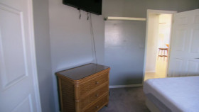 House Hunters S253E04 From Snowy Wisconsin to Sunny Florida 1080p HEVC x265-MeGusta EZTV